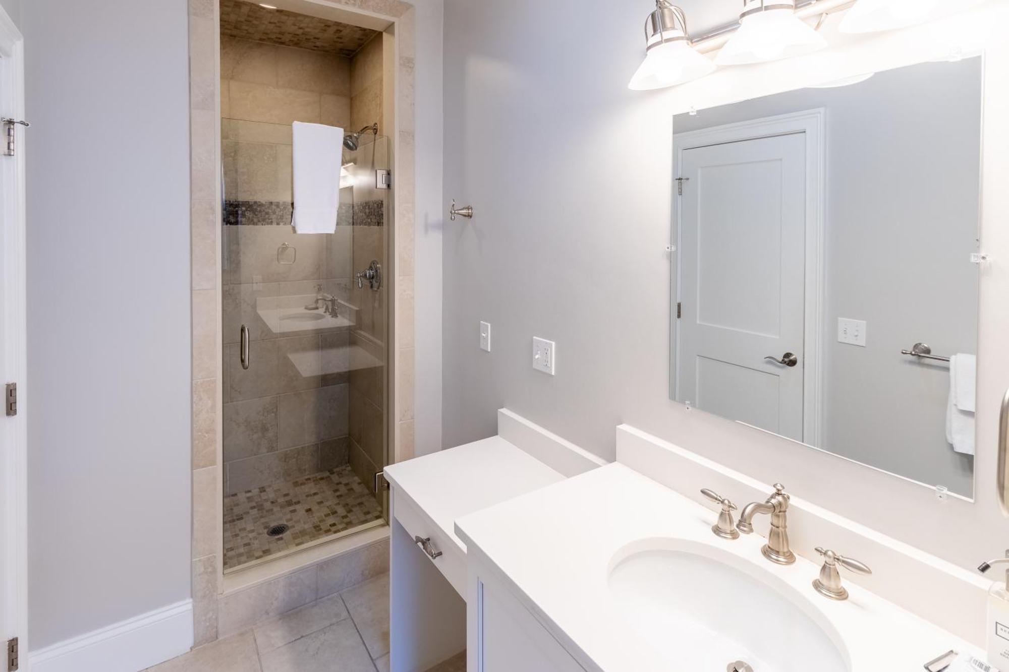 The Newport Lofts - 546 Thames Street Appartement Buitenkant foto