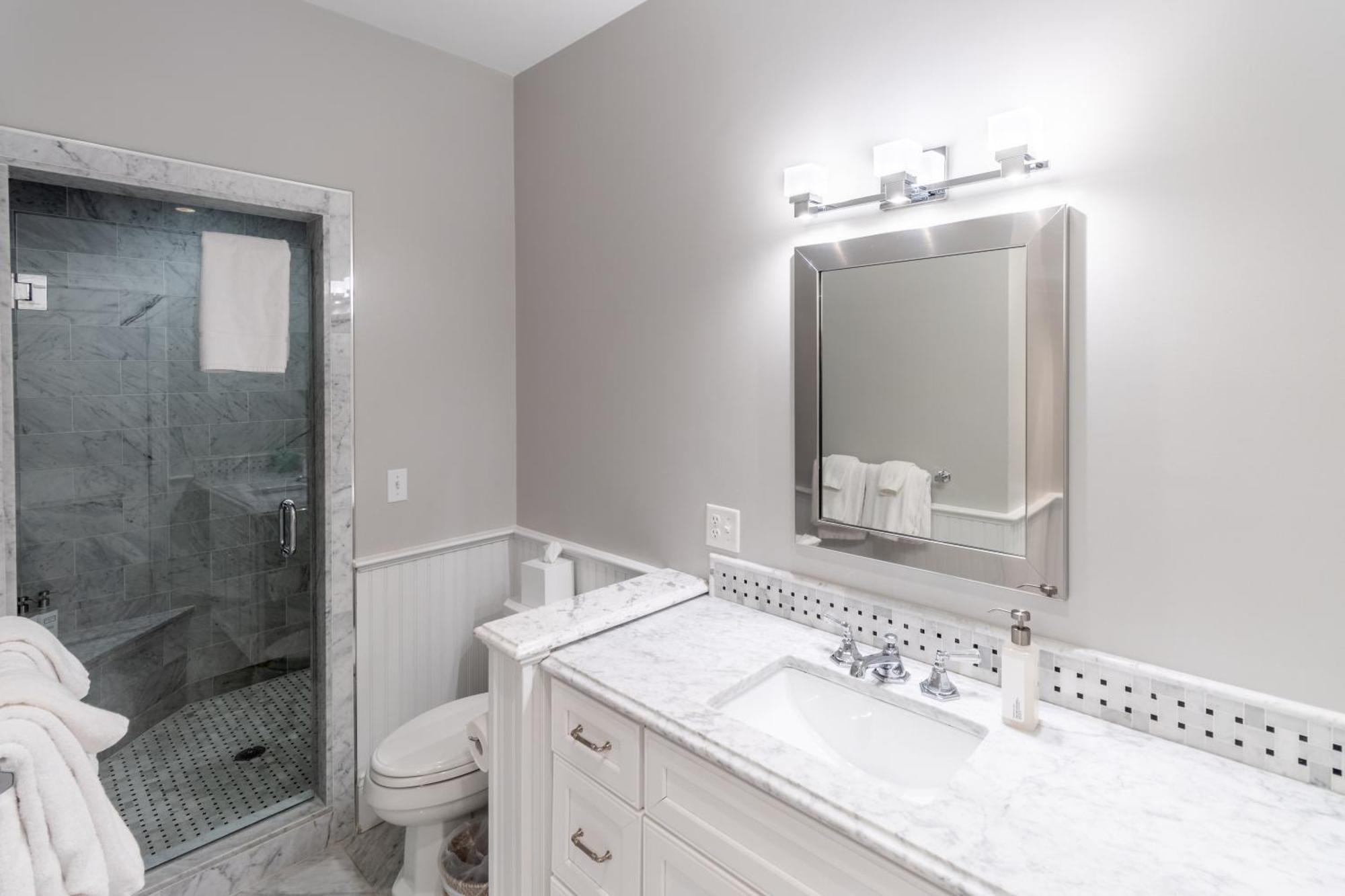 The Newport Lofts - 546 Thames Street Appartement Buitenkant foto
